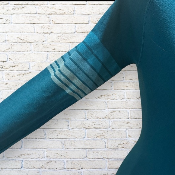 NWT JoyLab Long sleeve with thumb holes Size XS - Picture 4 of 6